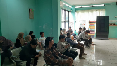 Kantor Kecamatan Kemang Diserbu Warga di Hari Pertama Masuk Kerja, Camat: Urus KTP dan KK