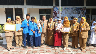 Siswa dan Pendidik Kecamatan Kemang Raih Prestasi Membanggakan di Hari Pendidikan Nasional
