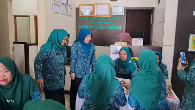 Pembinaan Tertib Administrasi PKK di Desa Pabuaran: Wujud Penguatan Kinerja PKK di Tingkat Desa