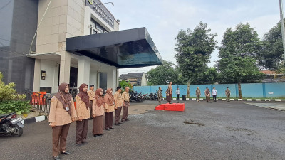 Upacara Hari Senin di Kecamatan Kemang, Camat Bacakan Sambutan Menteri Koperasi