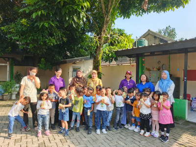 Kunjungan Ketua TP PKK Kecamatan Kemang Rodiyah Imam Dalam Rangka Hari Anak Nasional