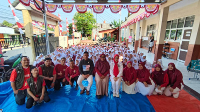 Kolaborasi Disdukcapil, Kecamatan Kemang, dan Sekolah dalam Pemberian Kartu Identitas Anak (KIA)