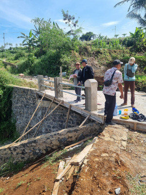 Pembangunan Jalan dan Jembatan di Desa Bojong Tingkatkan Akses Petani