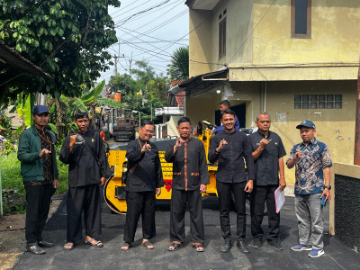 Camat Kemang Monitoring Langsung Pekerjaan Bantuan Keuangan Infrastruktur Desa Tahap II di Pondok Udik